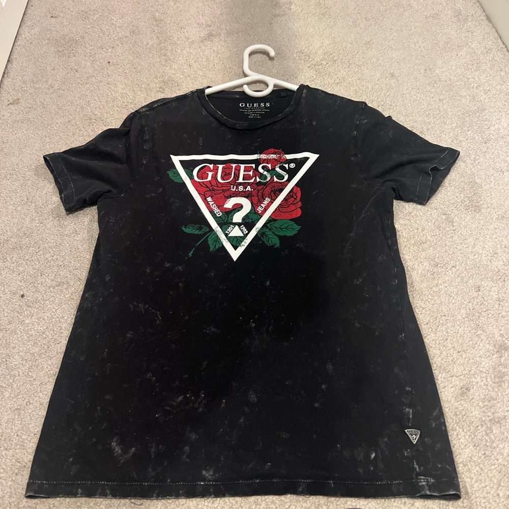 guess tshirt